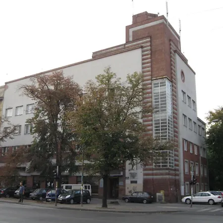 Exit Labirint Centar Hostel *
