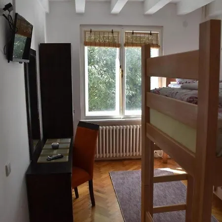 Exit Labirint Centar Hostel *